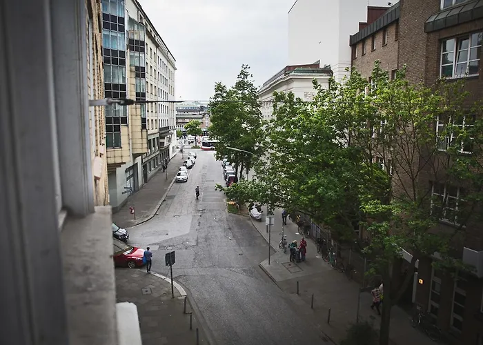 - Heefa Ohg Hambourg